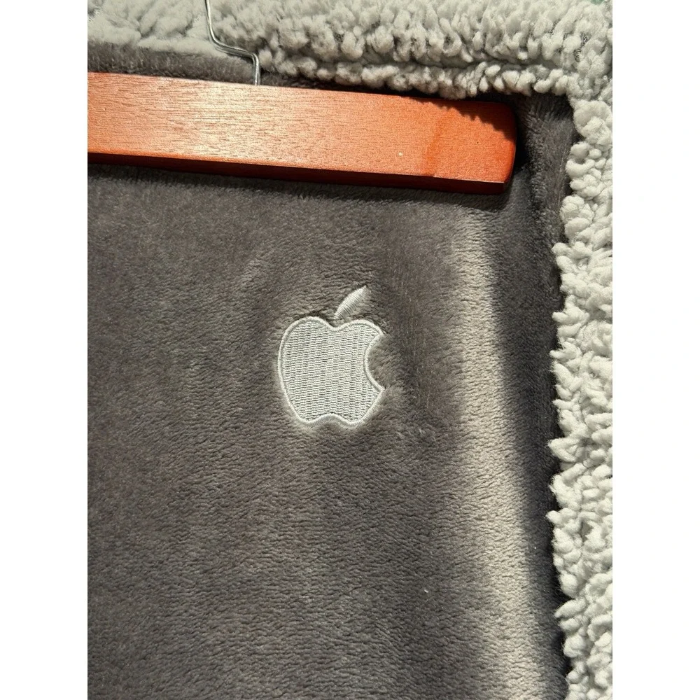 Apple Employee Mindful Minute Challenge fleece blanket throw, 50
